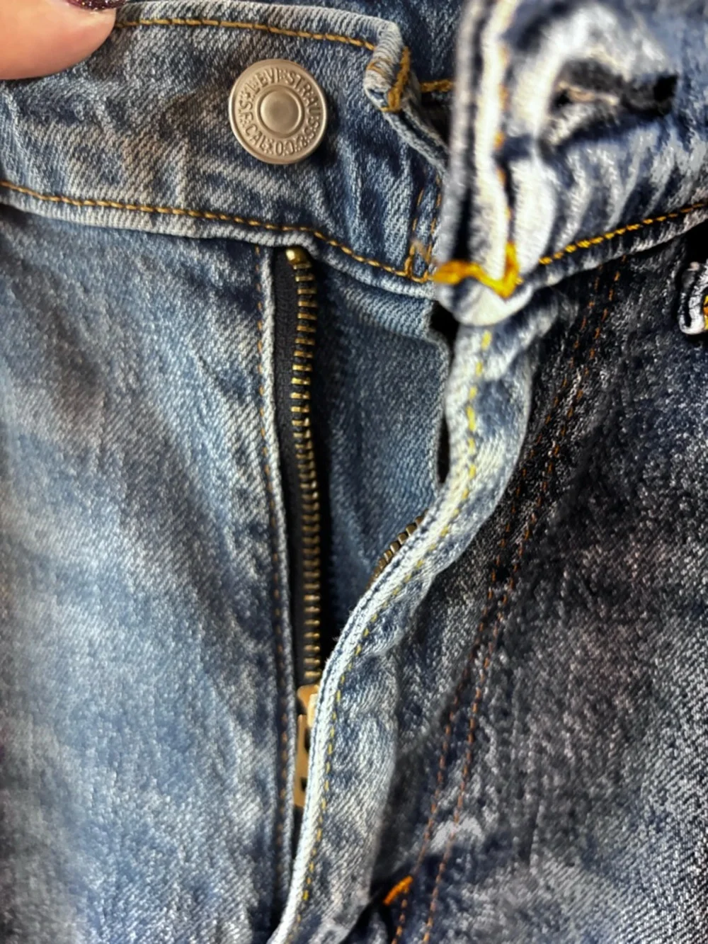 Levi's Straight‎ Jeans in Faded Blue Wash